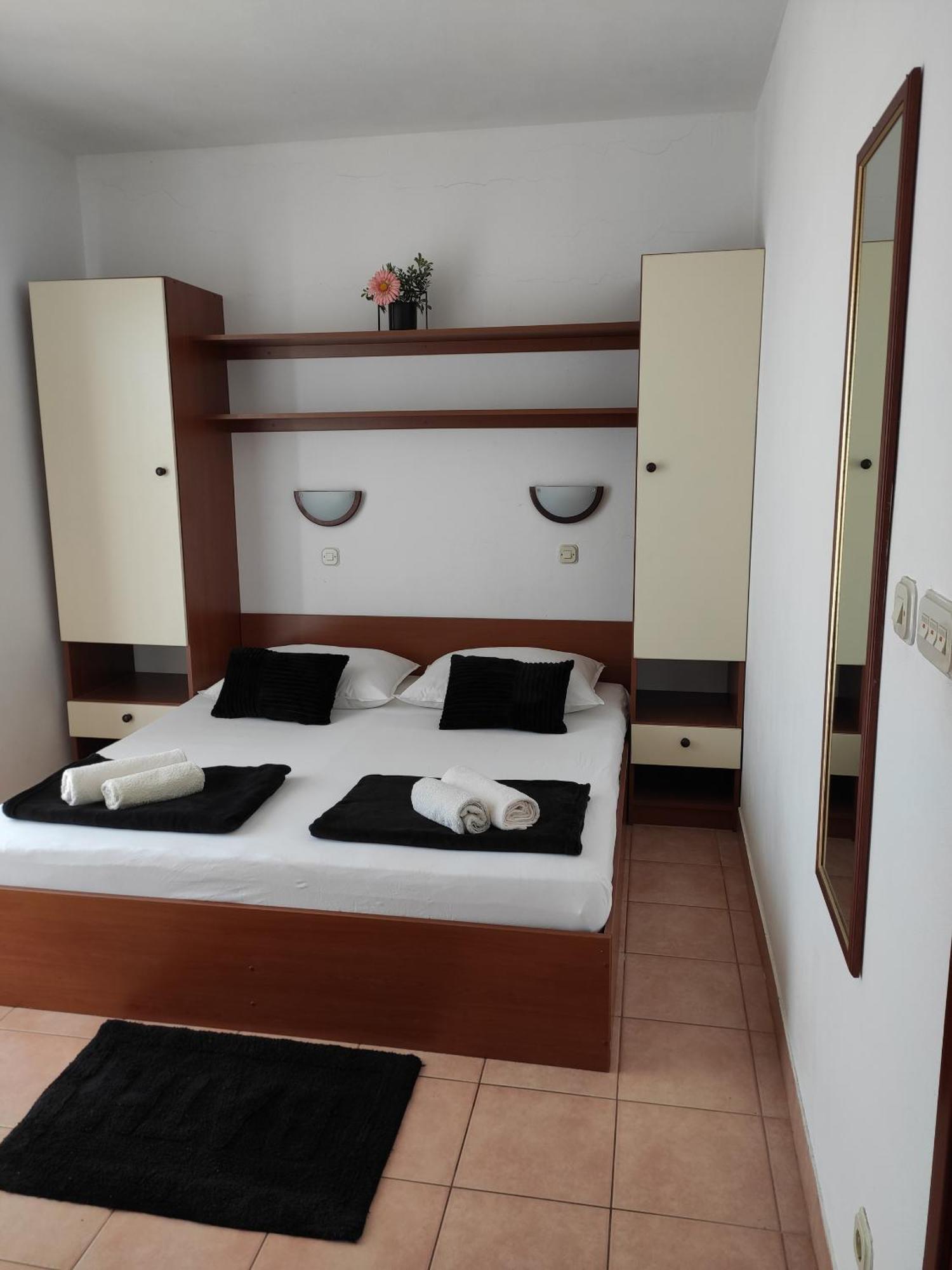 Apartments With A Parking Space Novalja, Pag - 6552 Room photo